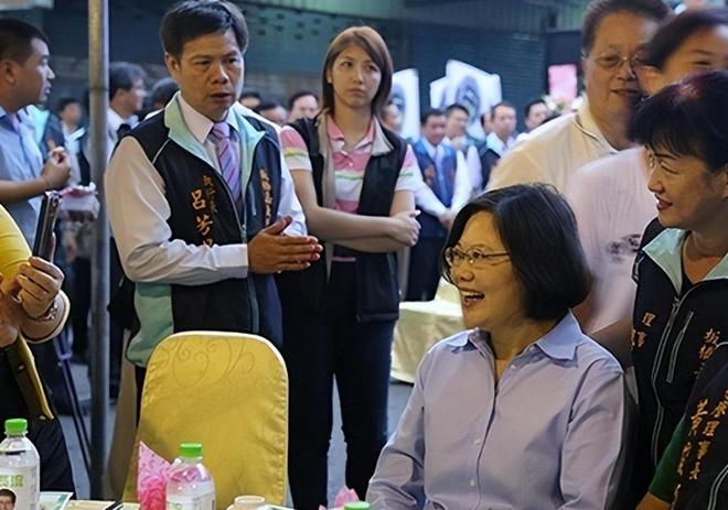 在蔣家控制下的臺灣地區(qū)是如何產(chǎn)生的？并且贏下了(圖15)