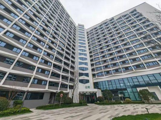 市房管局團工委、市保障中心組織開展“學雷鋒我當一日社區(qū)管家”志愿服務活動(圖1)