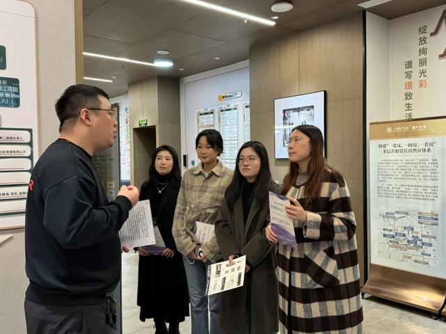 市房管局團工委、市保障中心組織開展“學雷鋒我當一日社區(qū)管家”志愿服務活動(圖6)